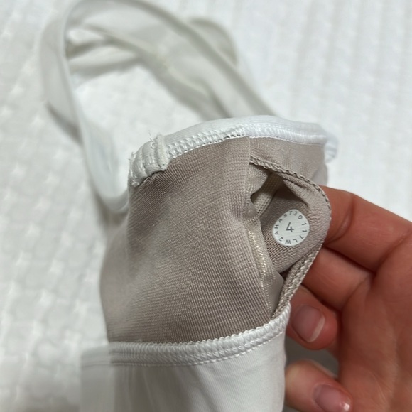 Lululemon Move White Luxtreme Mesh Sports Bra - Picture 11 of 11